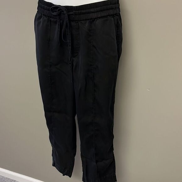 Workshop Black 100% Lyocell Pull-on Drawstring Capri Pants w/ Pockets- Medium - Picture 5 of 15